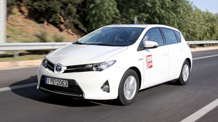 H Toyota επιλέγει την υβριδική τεχνολογία για να κάνει το Auris περαιτέρω οικονομικό.
